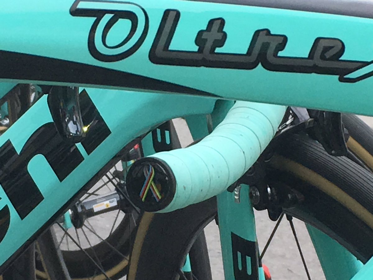 vismaleaseabike's tweet image. Met deze stuurdoppen win je geen seconden, geen minuten, maar jaren! Vandaag @bramtankink en @josvanemden in #RBE3H #stuurkankerdewerelduit