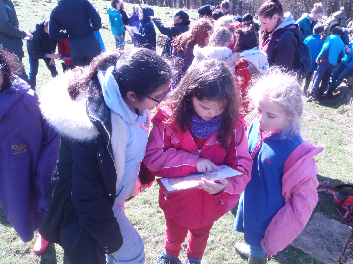 lowmillaskrigg's tweet photo. Two classes from #Talbotschool #Leeds , same week, same activity different day, changeable #springweather in #yorkshiredales https://t.co/1nvJsOeeHQ