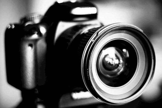axisweb's tweet photo. #AxiswebGuides #HowToPhotographYourArtworks - Focus manually https://t.co/BoP9HkqTwT #PhotoTips #Guides https://t.co/5oJQSax7HC
