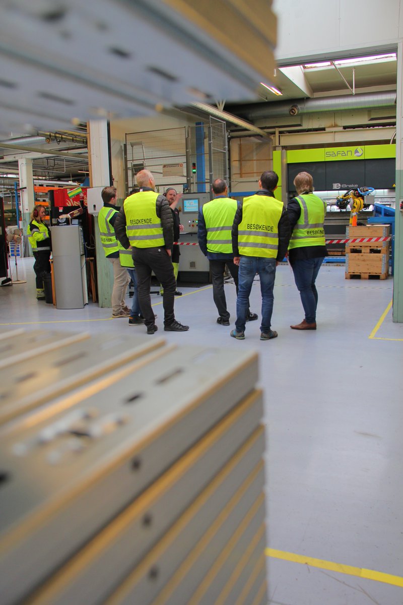 OglaendSystem's tweet photo. #Sponsorfrokost hos Øglænd for #KleppIL
#40årsjubileum #fabrikk #sponsor https://t.co/r7AwXlcghM