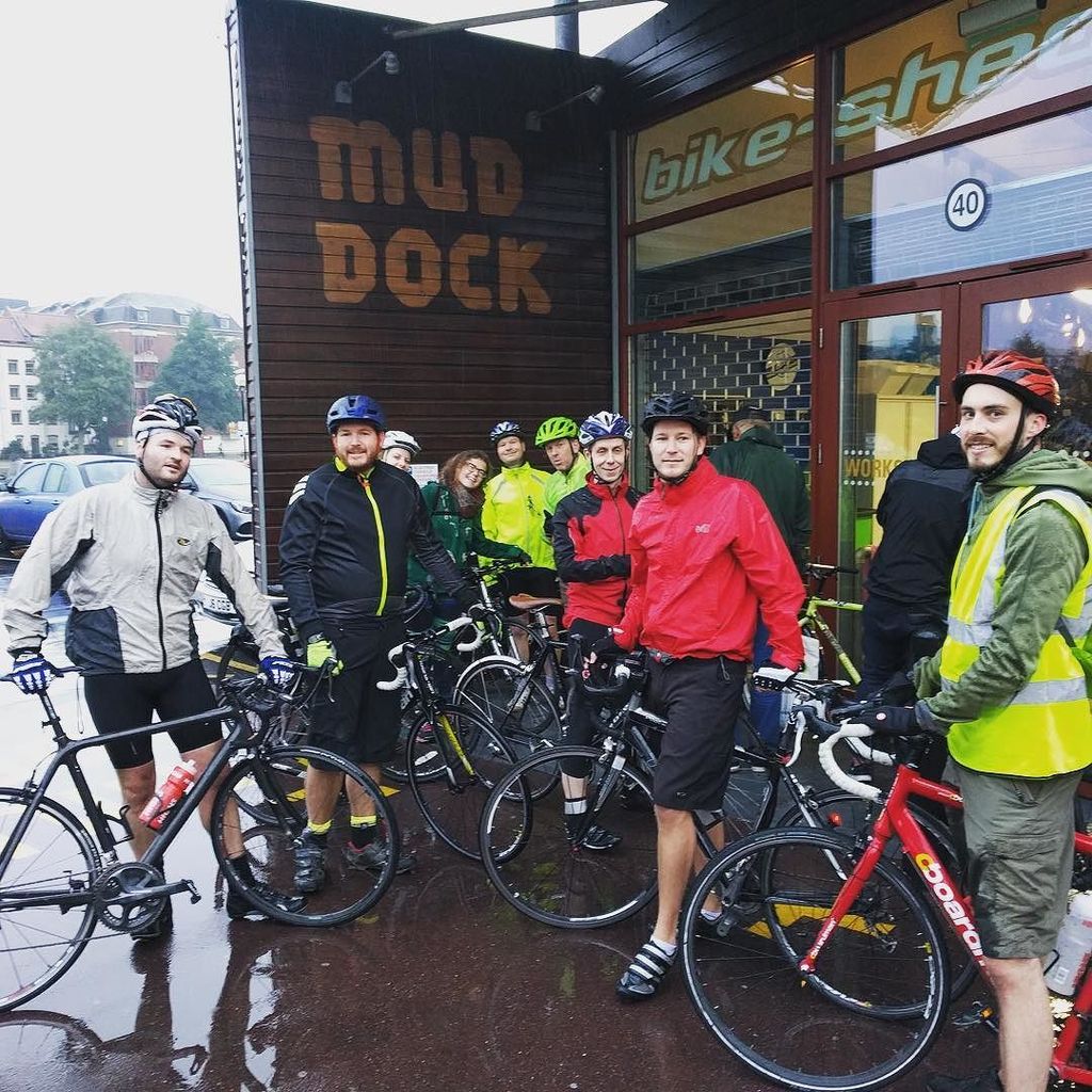 techSPARKuk's tweet image. Look at those happy cyclists faces, ready to head out on a #TechRIDE in #Bristol a few mon… ift.tt/2neeeyJ