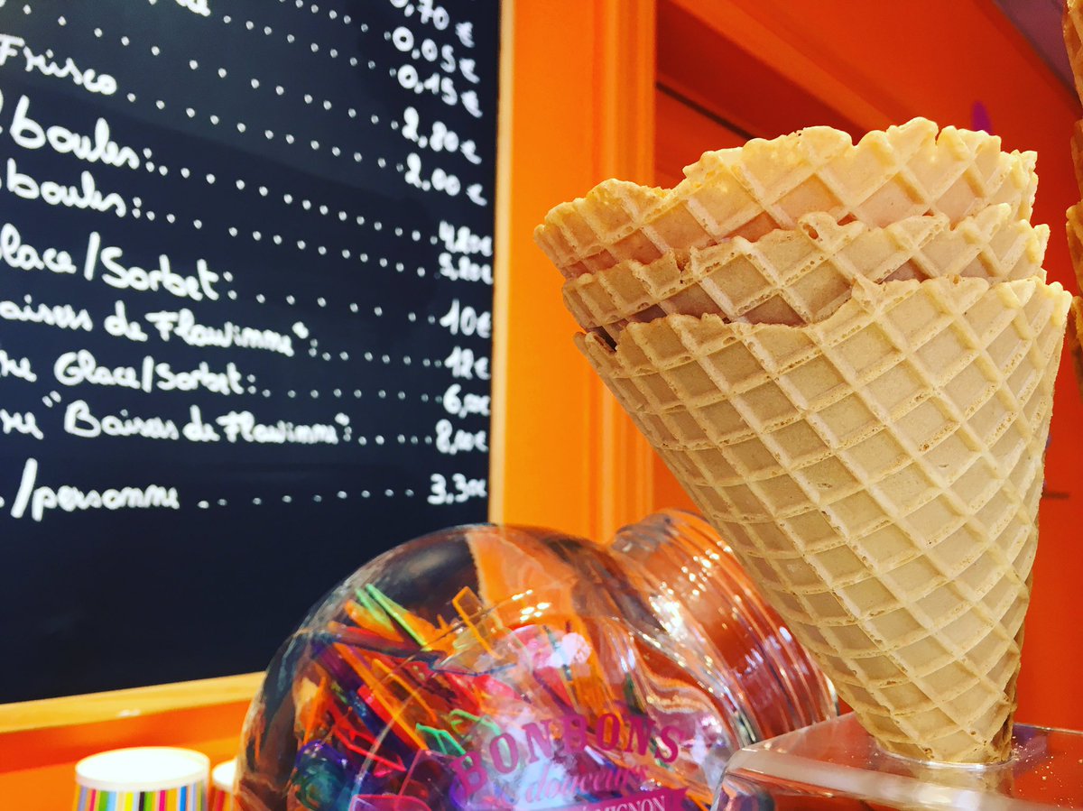 DaphBertrand's tweet photo. #JourneeInternationaleDeLaGlaceArtisanale🍦 #TendanceGlacee à #Flawinne ouvert tout le w-e! Avant-goût  @CanalC_TV https://t.co/W5uDm17GDH