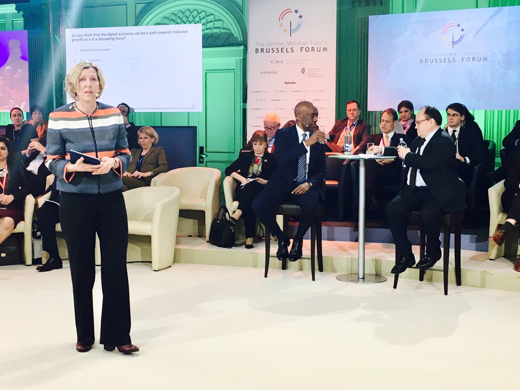 S. Tempel: we need #therapy to address the problem of #technological #schizophrenia (inclusive growth vs. disrupting force) #BrusselsForum