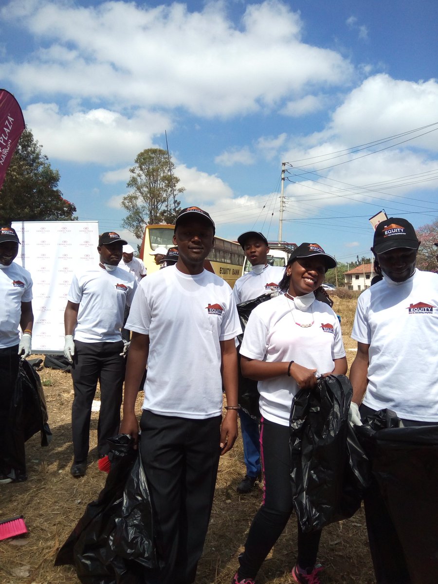 Elsepah's tweet photo. We have an obligation to care for our immediate environment @KeEquityBank #UpperHillCleanup https://t.co/fbKLmYQ2OS