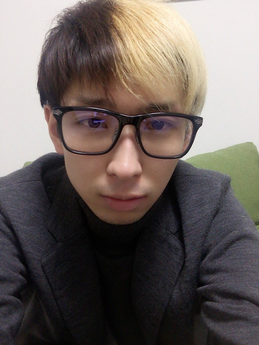 知り合いの社長から誕生日プレゼントにGUCCIのメガネ貰った。ほんまか