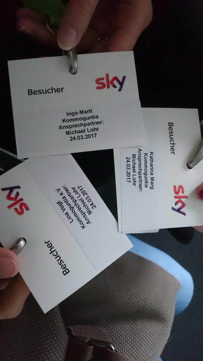 kommoguntia's tweet photo. Bei der #DPRGTour besuchen wir heute @SkyDeutschland,@MicrosoftDE, @BMWDeutschland, @burda_news, @telefonica_de und @Accorhotels. Cool 😎 https://t.co/byMJj6zUgv