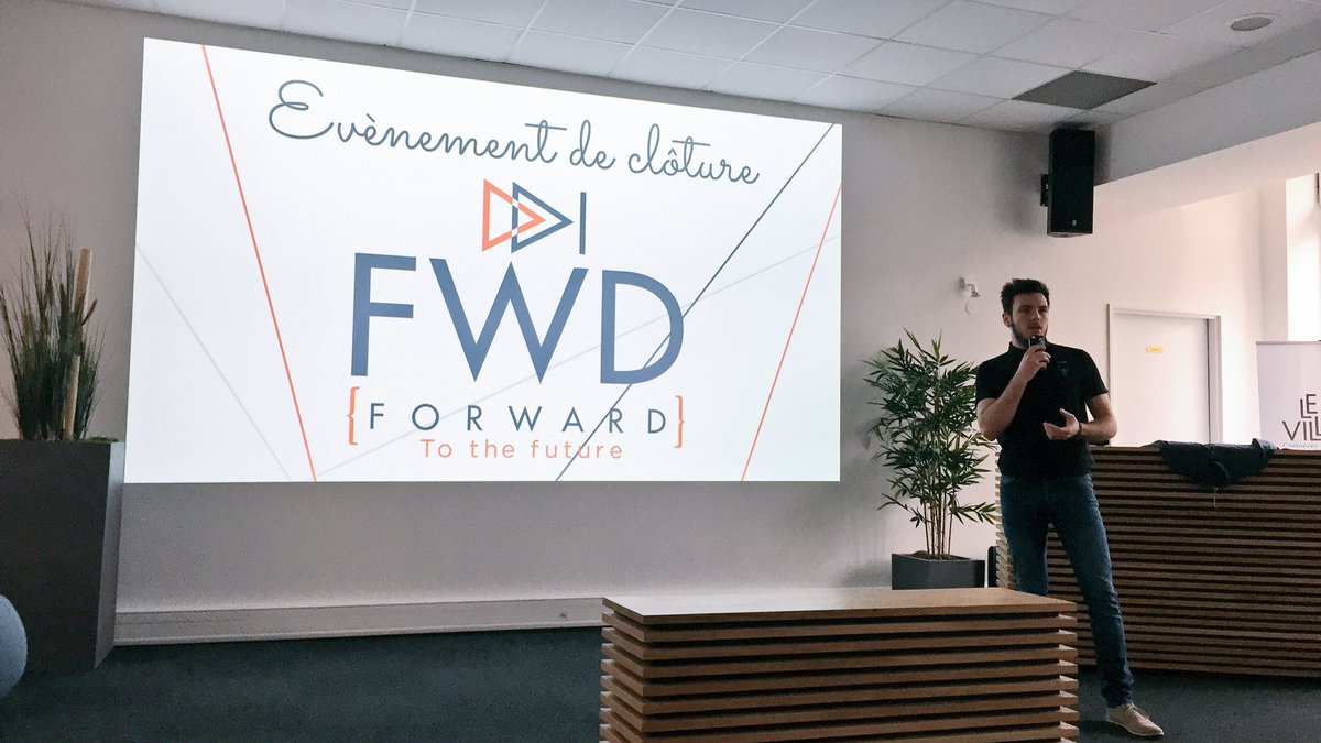 projetneo's tweet photo. Notre pitcher @heirst_d se prépare pour #EpitechForward #villagebycace https://t.co/rVmIQUrTHl