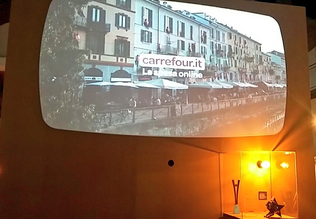 <a href="/CarrefourItalia/">Carrefour Italia</a> con #OreSpeseBene al #Milano Marketing Festival vince il premio #SpecialMarketingAwards x la categoria #e-commerce&amp;retail