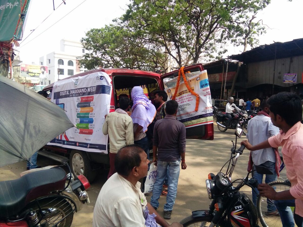 Digi_Jharkhand's tweet photo. Aadhar on  Wheel in Digital Jharkhand Week https://t.co/CZmkr0X3J6