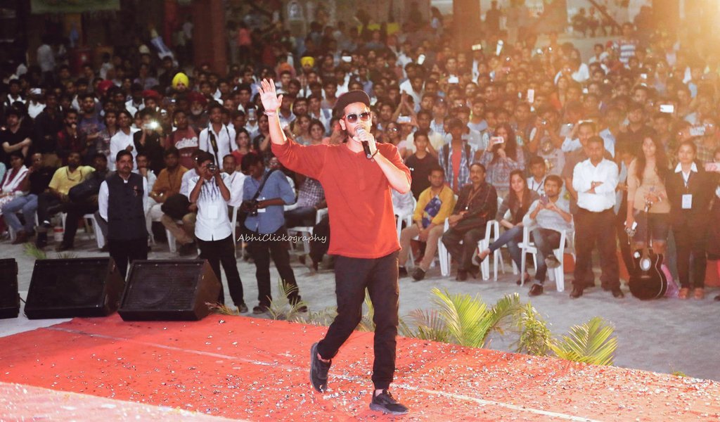 iamrealparas's tweet photo. Thank u so much to Lovely Professional University!
Your blessings and support will always matter!
Love u all 😚 @salim_merchant #salimian 😎👌 https://t.co/LeDvNyUAt6