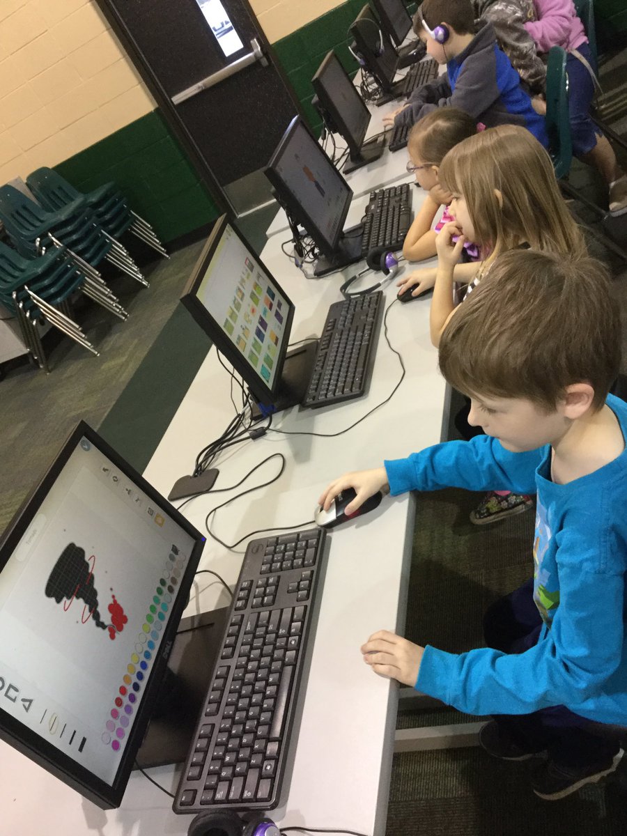 vine_code_club's tweet photo. K-1 Coding Club began their official entry into @ScratchJr after weeks on @codeorg! They did not want to leave👊🏼 @vinelandelem https://t.co/fVeiY8VLGa