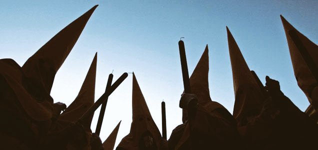 Se necesitan más penitentes y menos hermanos viendo pasar sus cofradías con la medallita colgada. ¡Los penitentes son un colectivo básico!