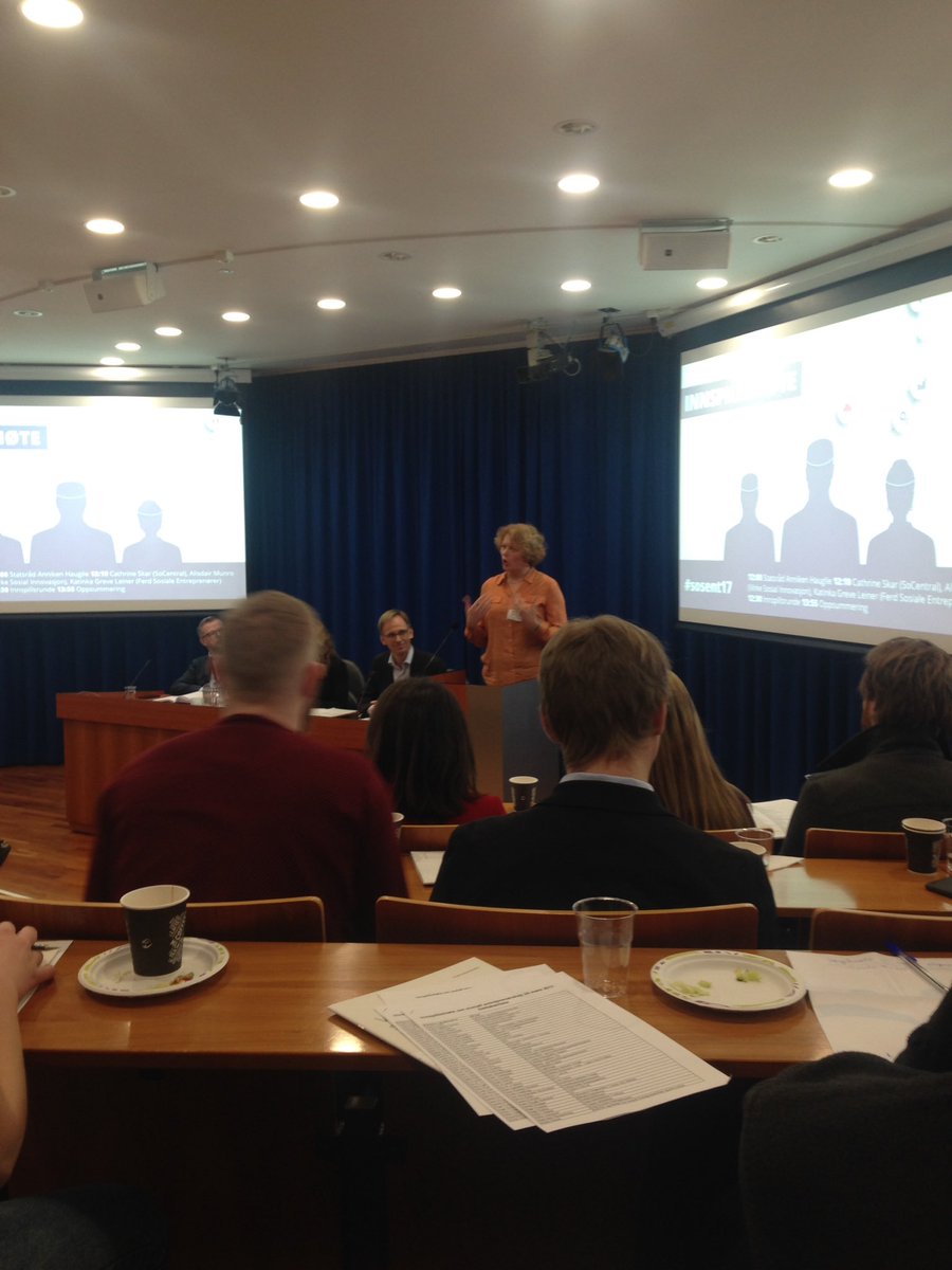 lovetannakademi's tweet image. "slutte å konsentrere dere om formen #sosent er organisert i, men hvilken effekt de skaper", sier @katinkaleiner #sosent17