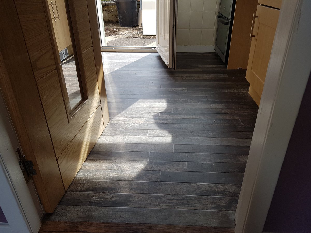 rubyflooringltd's tweet image. Kitchen in house refurbishment fitted with @KarndeanFloors vinyl tiles looks stunning 👍👌