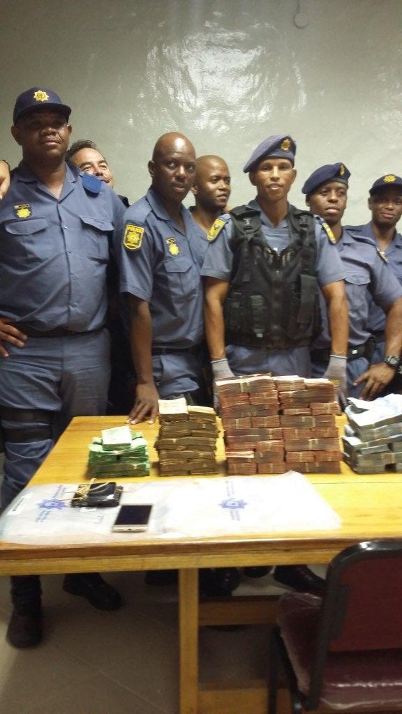 SAPoliceService's tweet photo. #sapsNC Colesberg: Police confiscate large amount of cash - found hidden in a vehicle. 2 Suspects arrested. ME
https://t.co/unxehcEfQh https://t.co/14Wlduu6SU