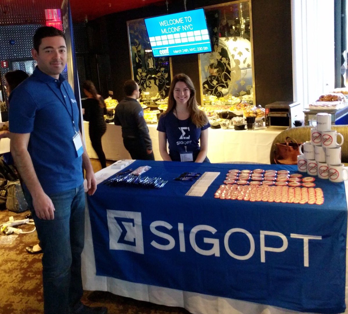 SigOpt's tweet image. Come visit our booth at #MLConfNYC! Software engineer Alexandra speaking at 11:05 about #HyperparameterOptimization nogridsearch.com