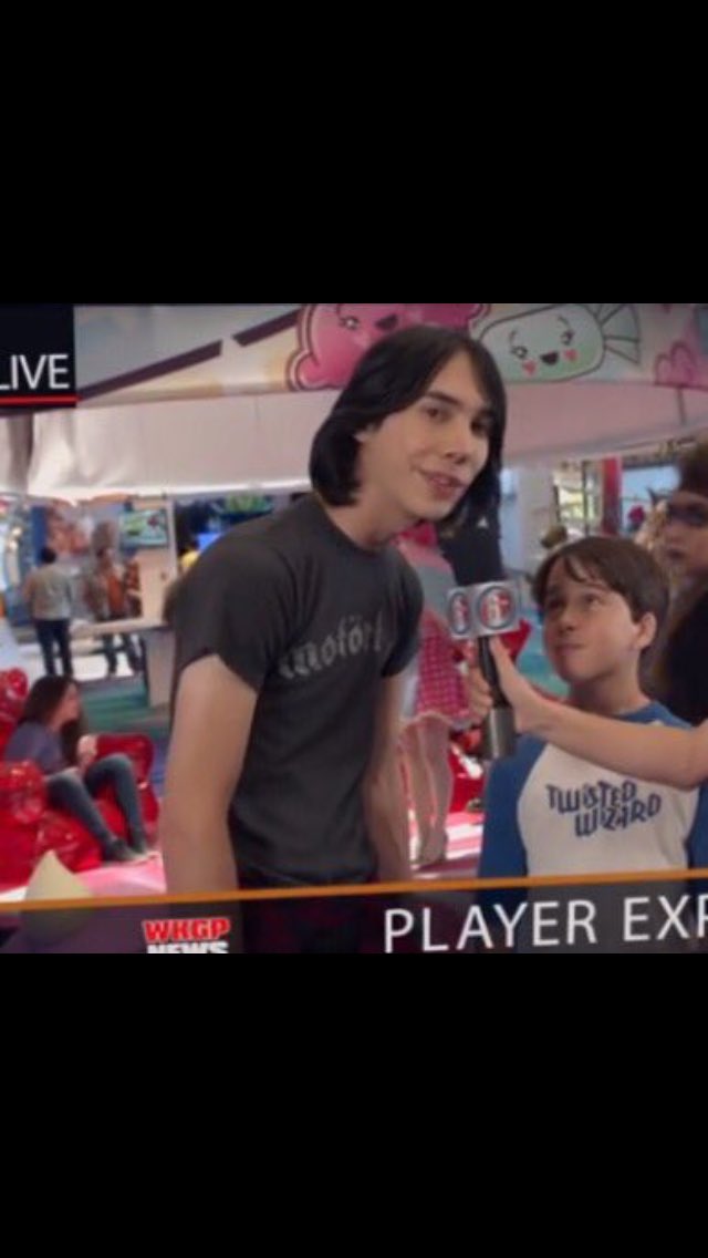 LexIsAFruit's tweet photo. "Who are you?" " I'm you, but stronger" #NotMyRodrick https://t.co/yudjFJpw11