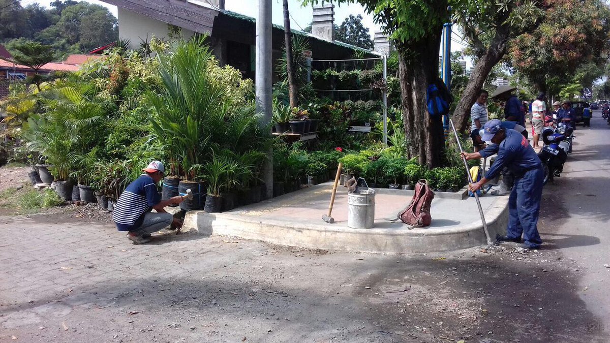 Inletnya sdh mulai dikerjakan mas <a href="/DjatihutomoKGPH/">KGPH Djatihutomo</a> <a href="/LAPOR1708/">LAPOR! 1708</a> <a href="/P3Mkotasmg/">LAPORHENDI</a> <a href="/hendrarprihadi/">Hendi (Hendrar P)</a>