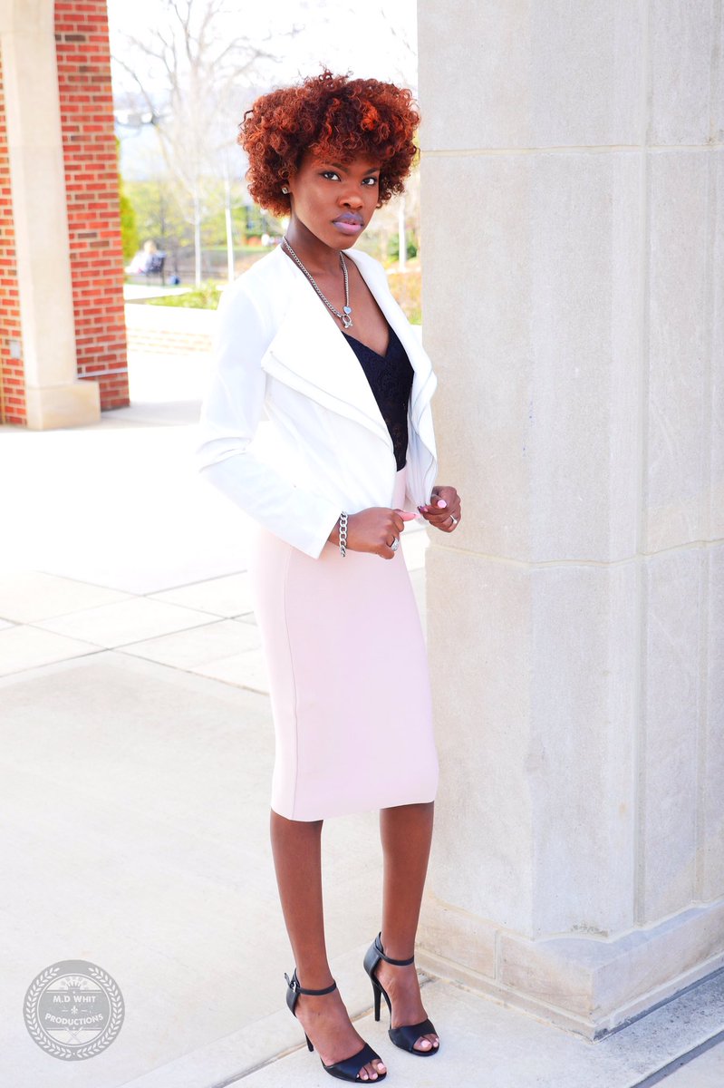 djdwhit901's tweet photo. Check out my photography! My girlfriend is my #1 model and she's graduating! #blackgirlmagic #mdwhitphotography #UTC #UTchatt 😍😍😍😍 https://t.co/Evu5Ra1gMZ