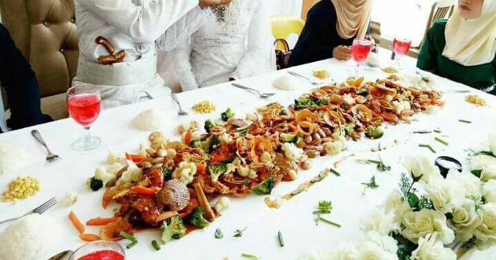 Makan Beradab Pengantin