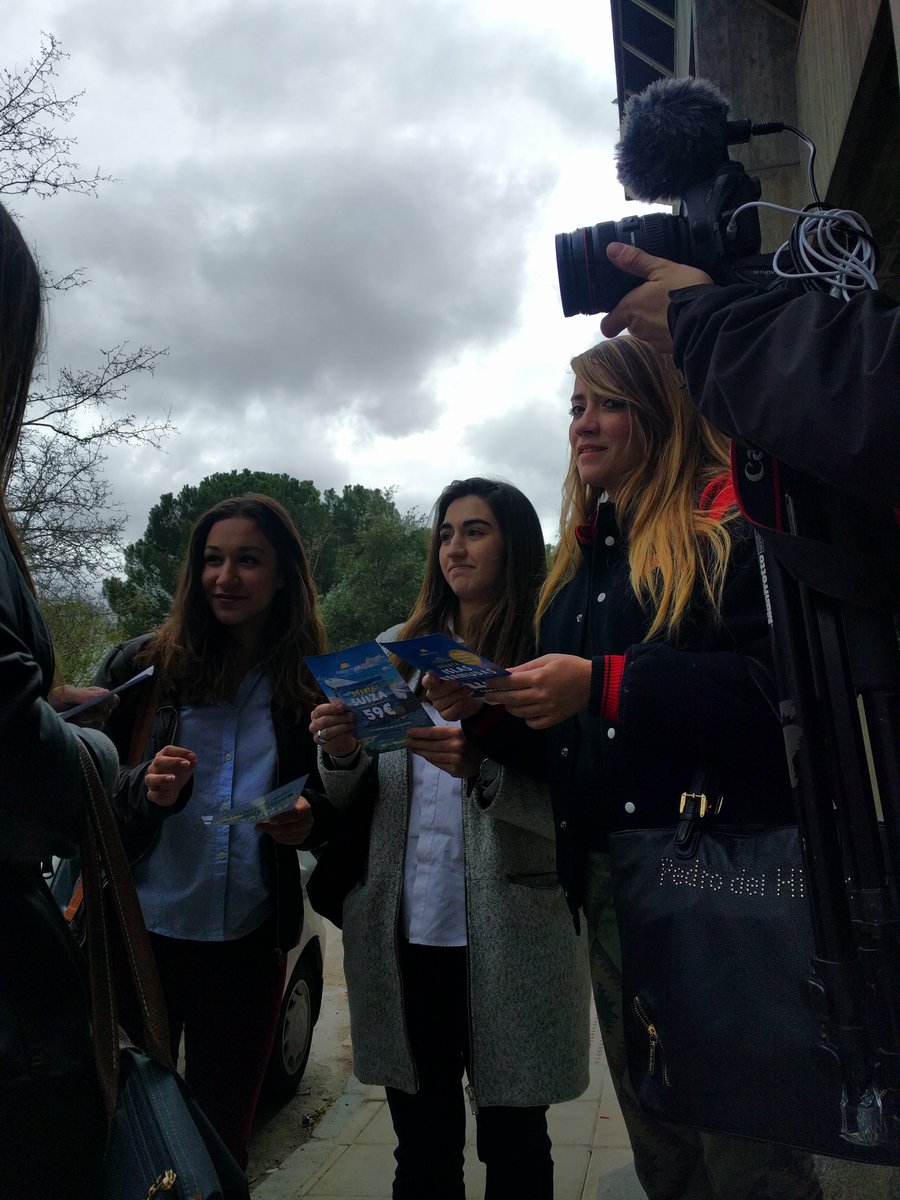 SoyActivista's tweet photo. Gracias a @casaestudiante por hacer posible la acción de esta semana en la UCM donde denunciamos el #escaqueofiscal de las grandes empresas https://t.co/jSuYEDpClm