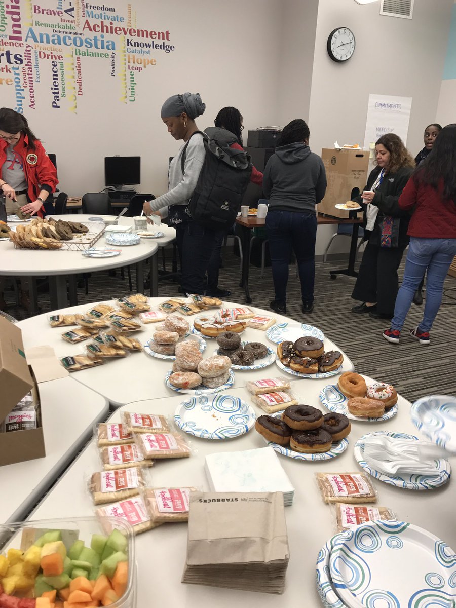 CYDCAHS's tweet photo. @anacostiahigh teachers make sure to come by and get some breakfast on us! We appreciate all you do! #bagelsonbagels #makebetterhappen https://t.co/7Yd2QUkc1A