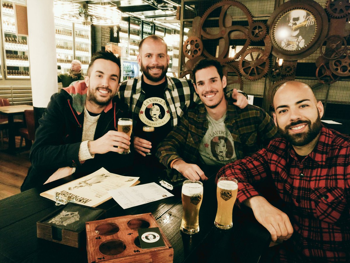 Segunda parada de este fin de semana cervecero en <a href="/Naparbier/">Naparbier</a> BCN #craftbeer #BBF17 #barcelona