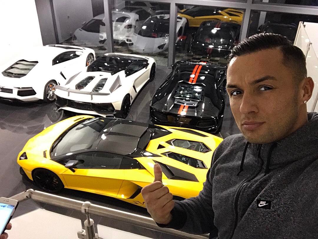 David_fxt's tweet photo. Got Lambo's? 😜 https://t.co/4WP0Mmnjt9