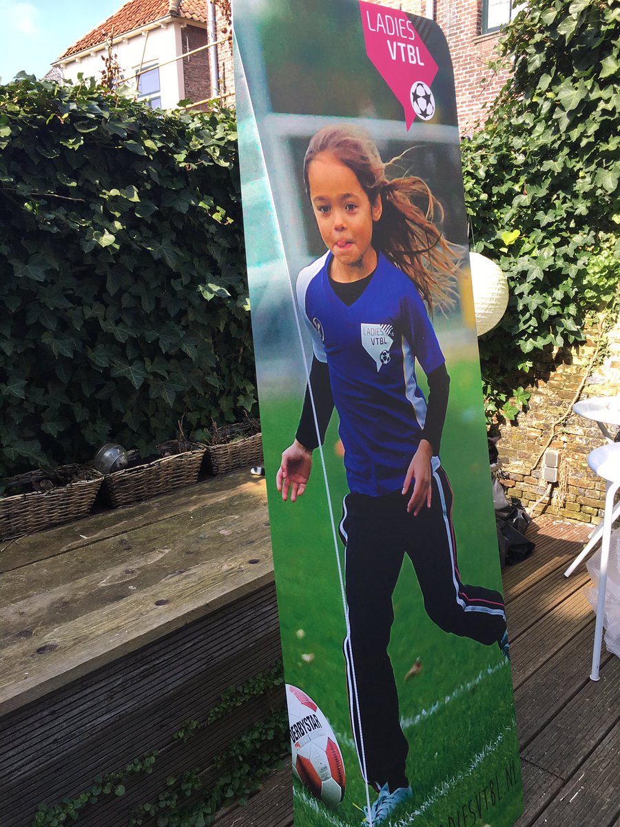 LadiesVTBL14's tweet photo. ➰ B E D A N K T || 
voor de snelle service  @ceesjmc 
Prachtige promotie zuil @LadiesVTBL14 
#meidenvoetbal #LadiesVTBL https://t.co/ySSIh069us