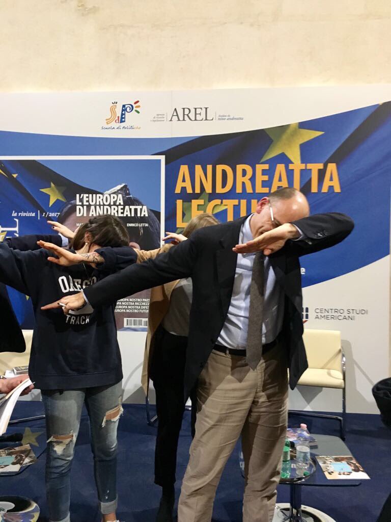 scuolapolitiche's tweet photo. Niente di meglio di una #dabdance per chiudere la seconda #AndreattaLecture. Andiamo a #dabbare con @enricoletta e i #100studenti #sdp! https://t.co/ScqloSlY2o