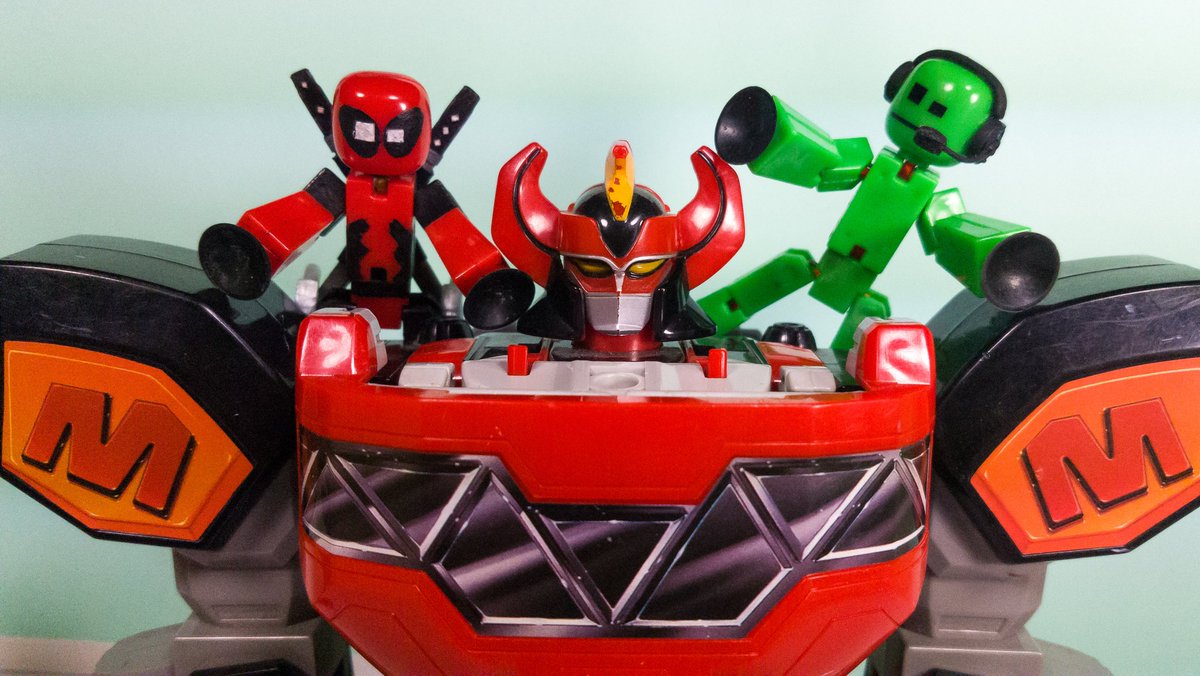 AnimationEddie's tweet image. Green #StikBot and #Botpool both LOVED @ThePowerRangers Movie! #PowerRangersMovie #GoGoPowerRangers #Deadpool #StopMotion #Animation #Toys