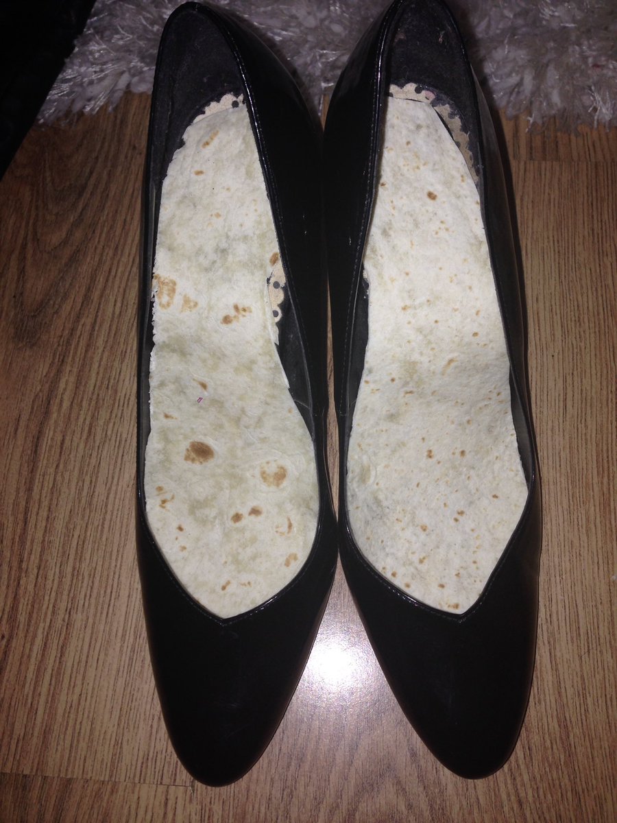 missdevine100's tweet photo. Edible insoles..... suck up my foot sweat nicely #findom #worship @RT_paypiggy @RTPromo_2 @RTslave @underdeskloser #eatonyourknees https://t.co/SozWOKnqvH