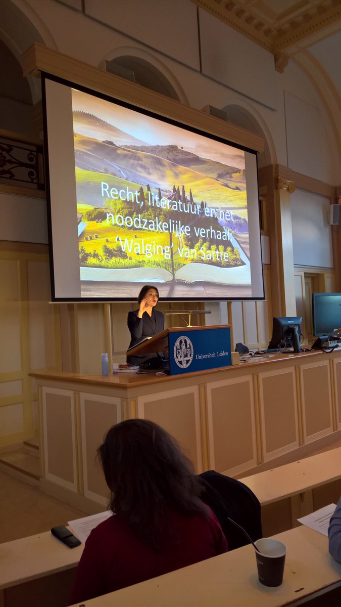 rechtliteratuur's tweet image. Enkele foto's van de lezing van @C_Bouteligier over #Sartre's #Walging.
