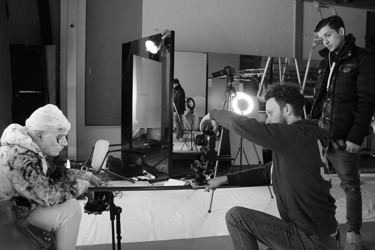 22TwIIns's tweet image. S/O naar mijn FANS, MustashMedia (video) en Kenzell (productie). Bedankt voor de support. #BradaBong #PLU #Inktzwart #MustashMedia #Kenzell