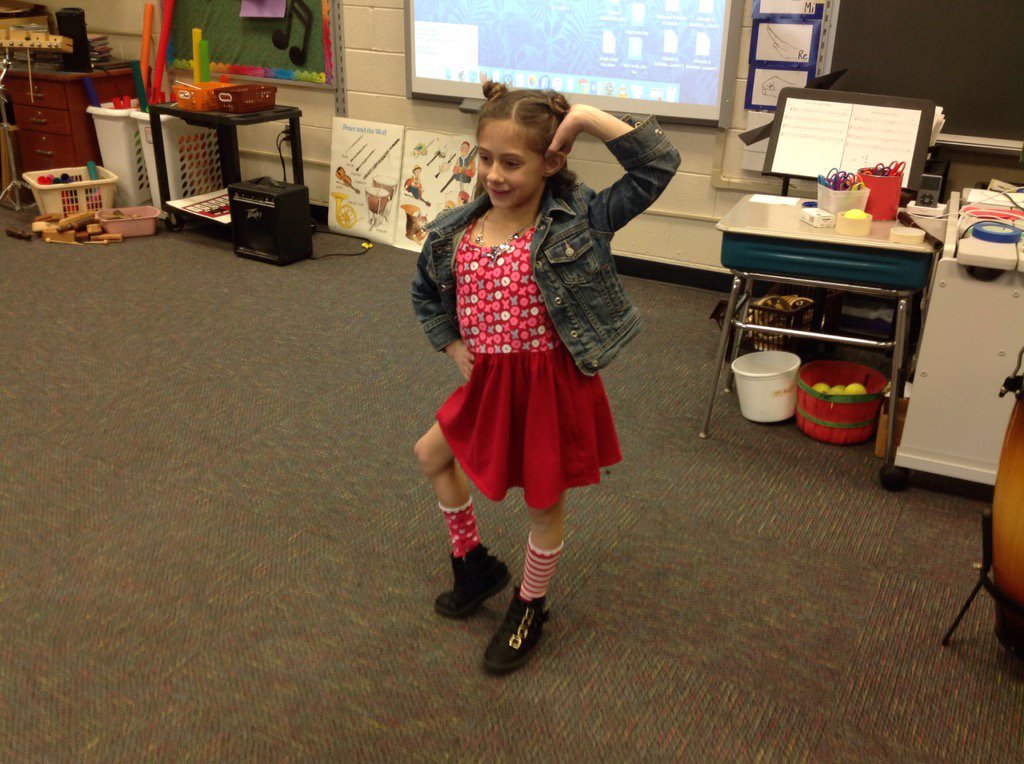 ILESMusic's tweet photo. This first grade rocks with talent! #rtmindianlane https://t.co/ZT5L5Yg3RU