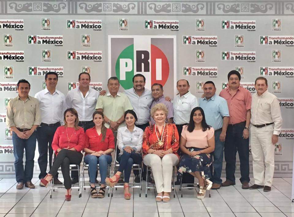 JorgeEsquivelM's tweet photo. Productiva reunión de trabajo con los representantes de los diversos sectores de nuestro partido.. seguimos avanzando https://t.co/lzmFHiVt0o