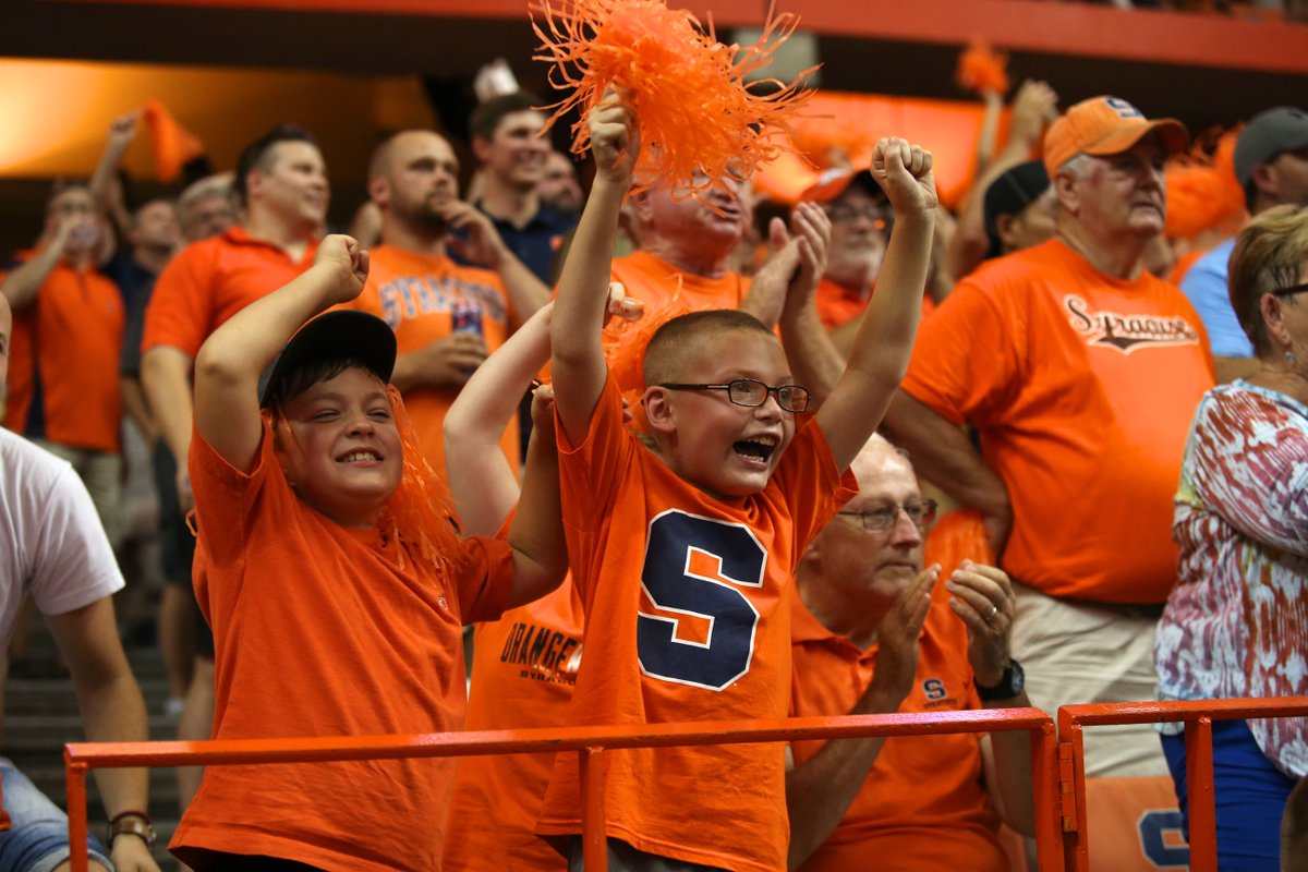 CuseFootball's tweet image. Here every day is #NationalOrangeDay!

 #OITNF 🍊💨
