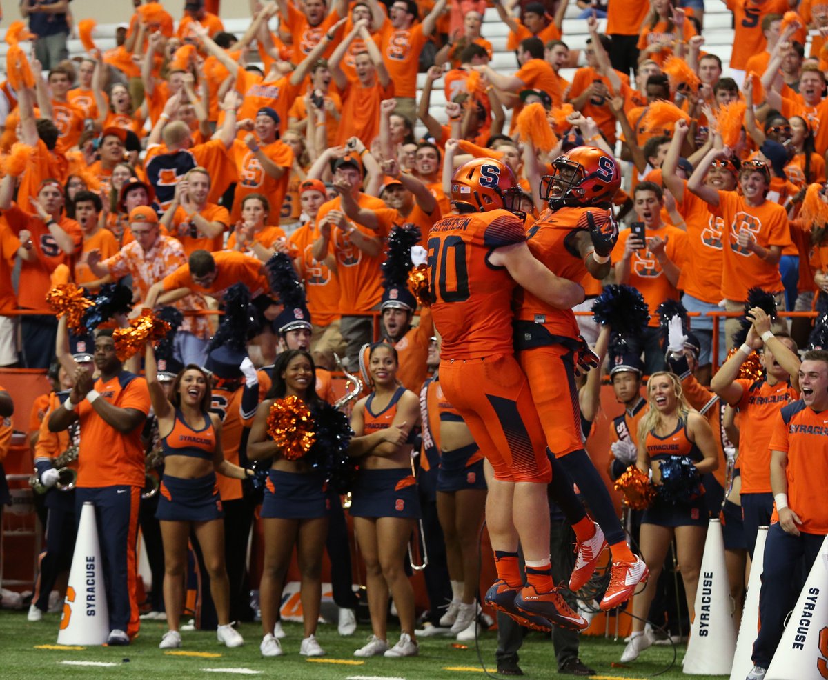 CuseFootball's tweet image. Here every day is #NationalOrangeDay!

 #OITNF 🍊💨