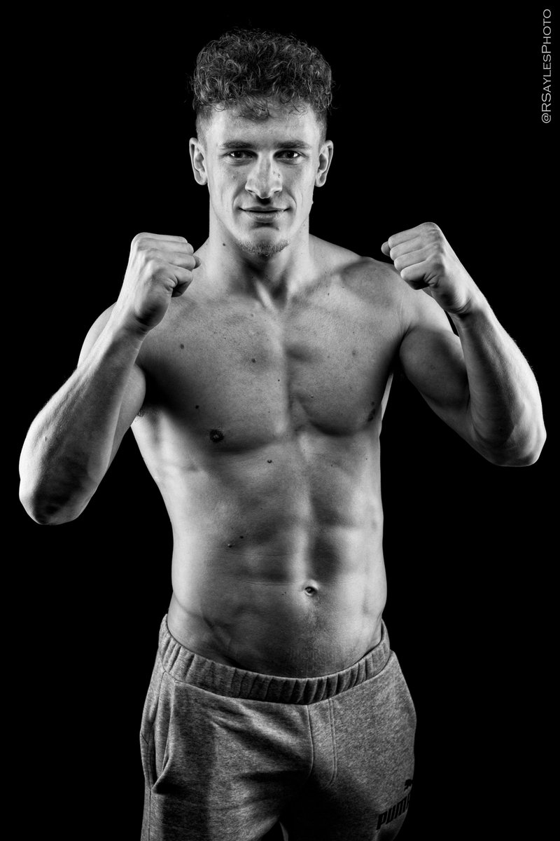 rsaylesphoto's tweet photo. Portrait shot of Sam Boult #mma #fighter taken at @CSFCMMA. #CagedSteel #csfc17 #portrait @BWPMag @bodyflo https://t.co/QvV334CDSL
