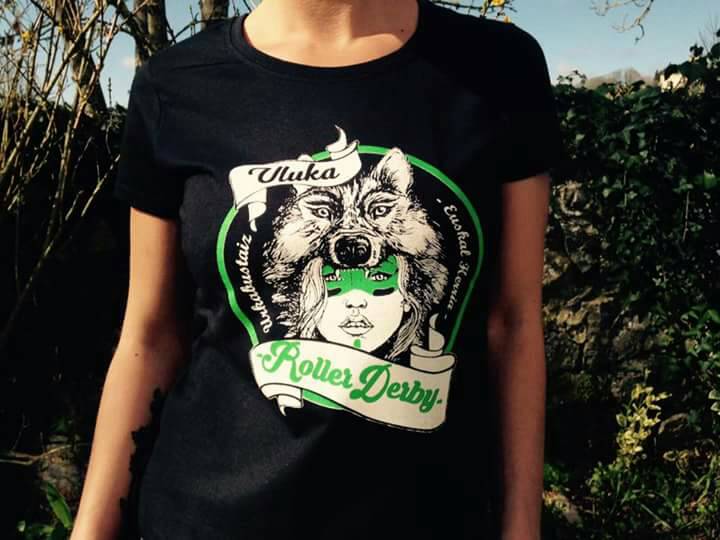 Yeah!!! Ya Tenemos camisetas! No dudes en pedirnos la tuya!! 
Sólo 10€!!
Tallas:
Chica: S M L XL XXL
Chico: S M L XL XXL