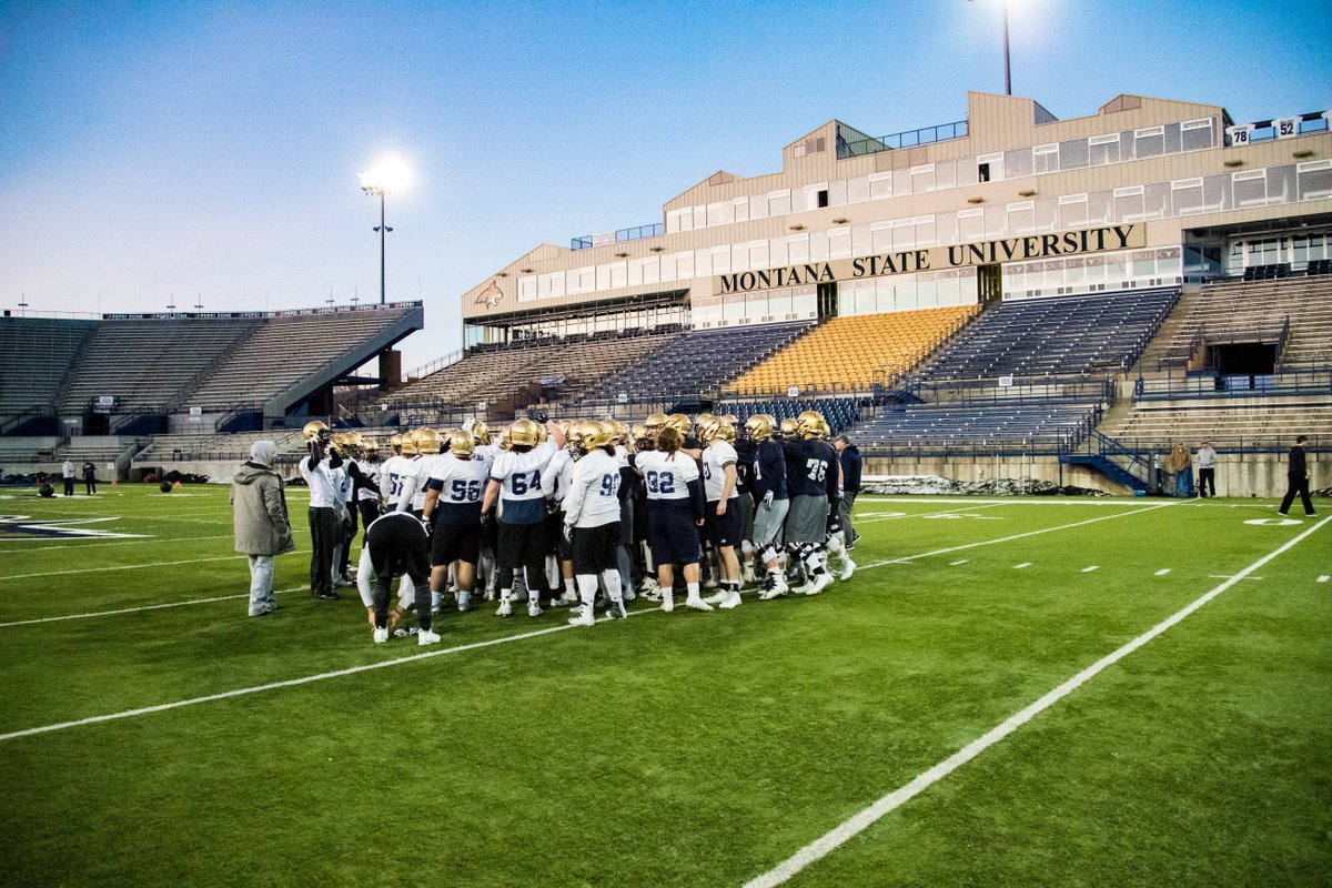 MSUBobcatsFB's tweet photo. Spring Practice #2 📷

#BobcatSpring17
#BlueCollarGoldStandard https://t.co/4i6l0Nn1Qj