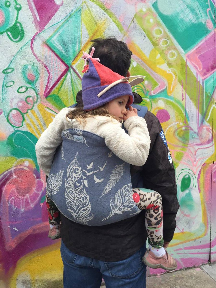 2Lambie's tweet photo. #CassiopeWovens Hadara Chambray #2Lambie exploring NY &amp; Brooklyn. 

#onbuhimo #babywearing #mommycon #bigkidwearing #2Lambieinthecity https://t.co/zojrCu53lb