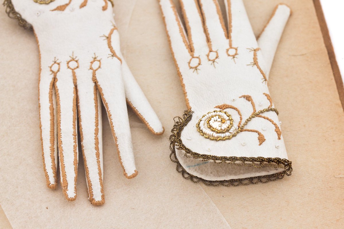 SerenaPartridge's tweet photo. Packing up #leather #gloves for @fabricofplace launch tomorrow #Reeth Memorial Hall #Swaledale w @Joannebkaar @Pottedhistory Visit us 1-4pm https://t.co/G3jwZHRu67
