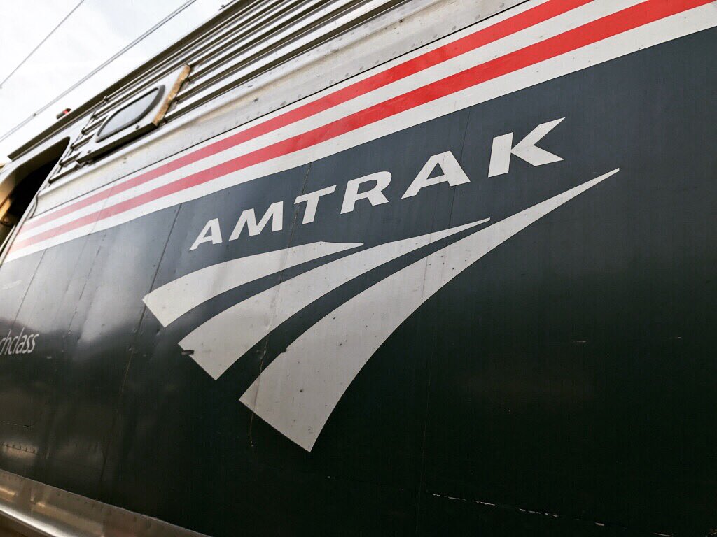 customedialabs's tweet photo. #Ridingtherails #NYC bound. Our #DigitalSwatTeam to the rescue. #UX Express. #Trainspotting https://t.co/ZAoblu73t7
