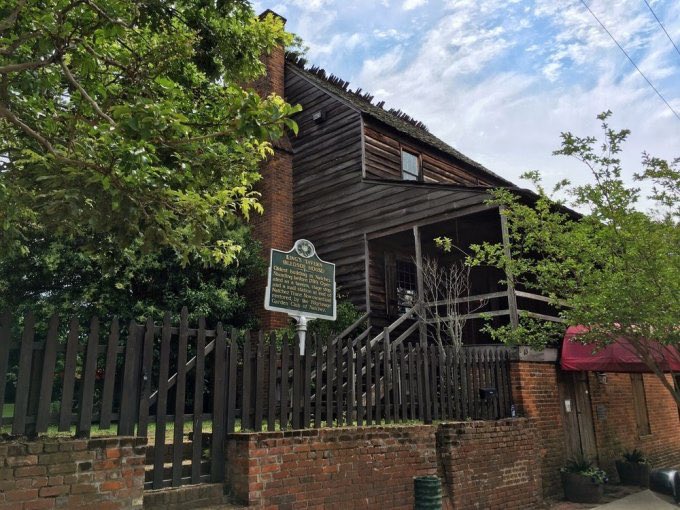 BackroadsStaff's tweet photo. The King's Tavern,Natchez
https://t.co/NqyxU8uXlm
#natchezms #visitnatchez #kingstavern #visitmississippi #hauntednatchez #hauntedms https://t.co/KbEJShu7Ms