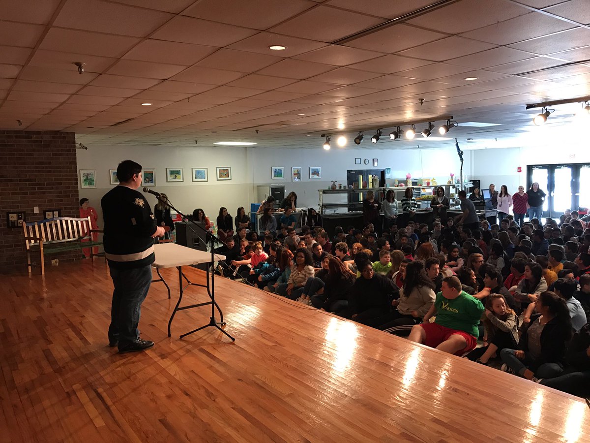 MrMcDanielMMS's tweet photo. The #magician is about to blow minds!
#TalentShow17 #WeAreMV
@VikingsConquer https://t.co/IP2rxIkaOI
