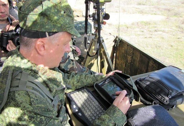 ArmyRecognition's tweet photo. #Russian Southern Military District used #Strelets #control and #communications #system during drills
Read more news https://t.co/ena3NDvx9F https://t.co/pzRCxt44q6