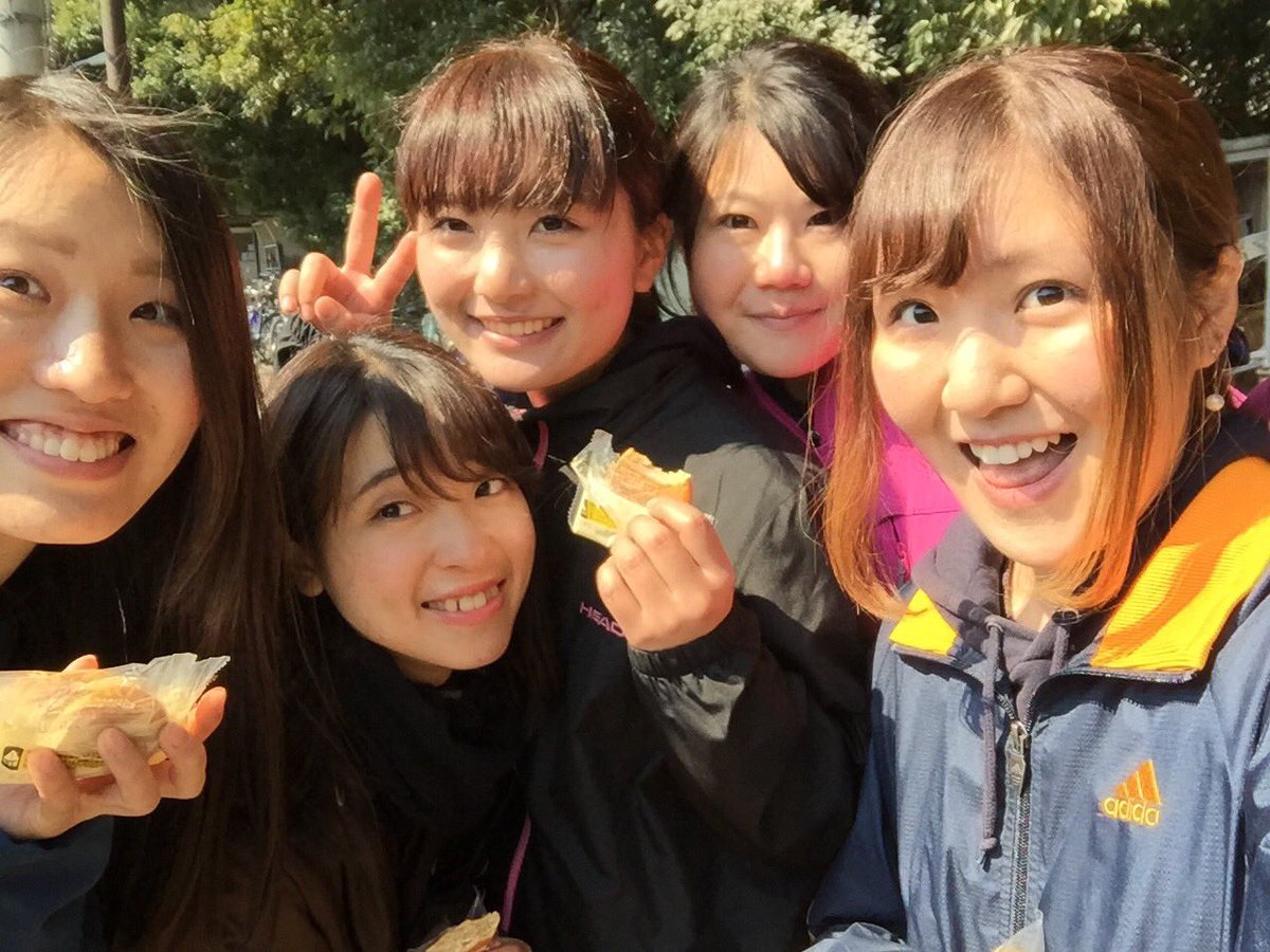 京大医学部準硬式野球部 Twitterissa 京 医準硬は マネージャーも募集しています 4回生4人 3回生4人 2回生2人の10人で活動しています O 私たちと一緒に部員さんをサポートして応援して 野球部を盛り上げましょう