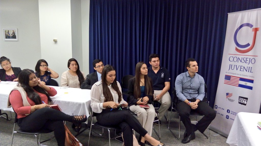 YC_ESA's tweet photo. Nos encontramos como #YCSV en @USEmbassySV para planificar nuestras próximas actividades 😎👊. https://t.co/gQsDFXvdpt