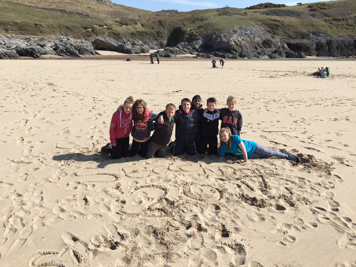 stackpole2017's tweet image. Last day. All groups beach cleaning.⛱